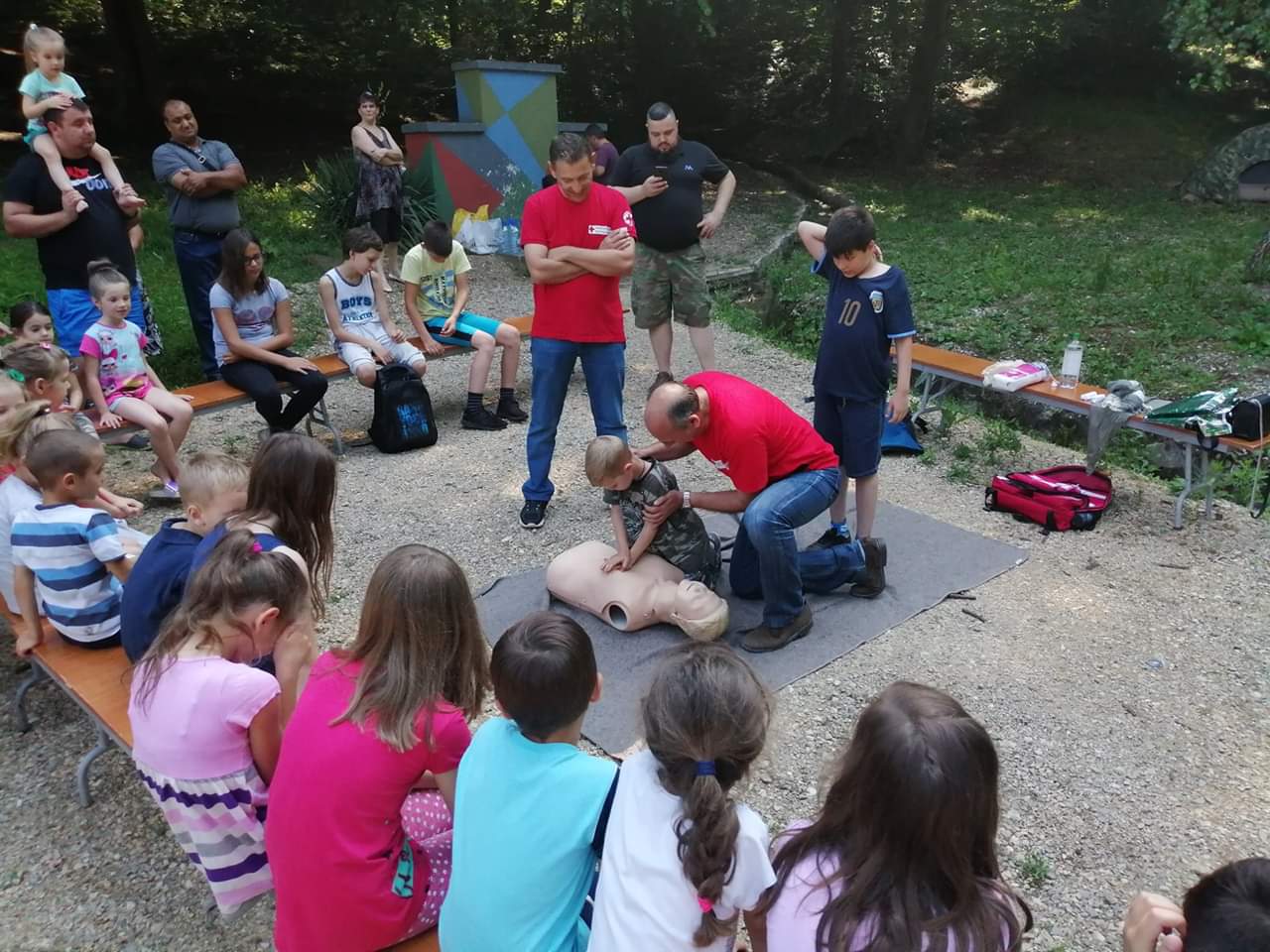 „Školica u prirodi“ u porti manastira Sestroljin